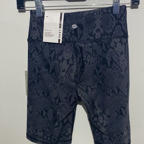 DKNY Sport Women's Gray Python Print High Waist Super Support Bike Shorts XS NWT - Picture 8 of 9